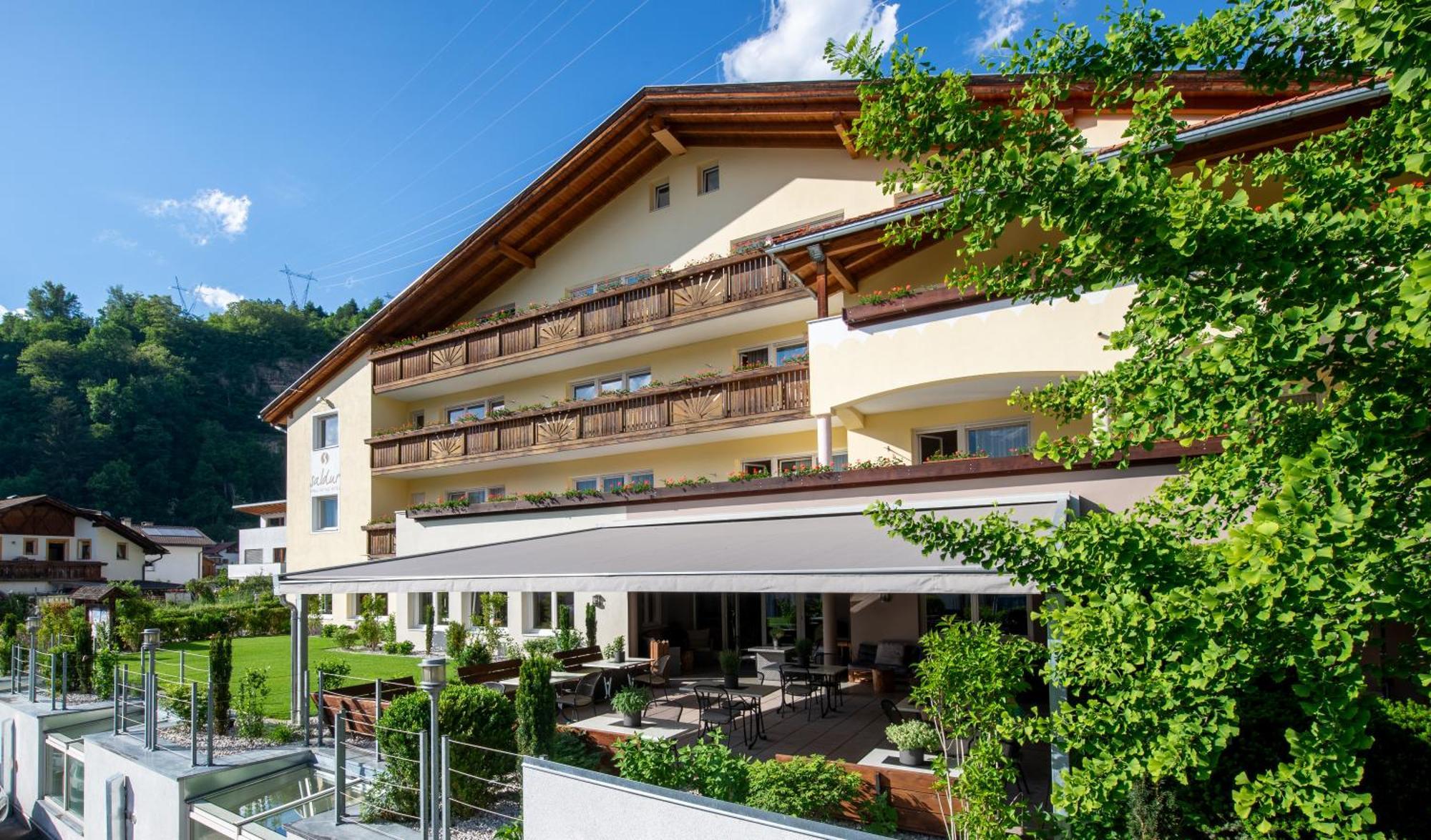 Saldur Small Active Hotel ズルデルノ エクステリア 写真
