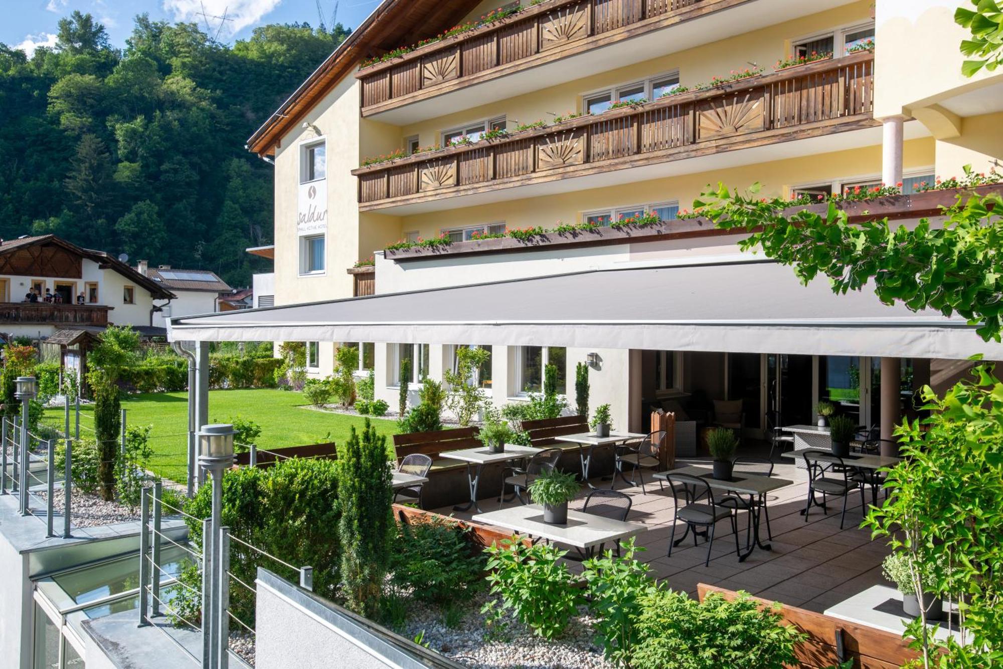 Saldur Small Active Hotel ズルデルノ エクステリア 写真